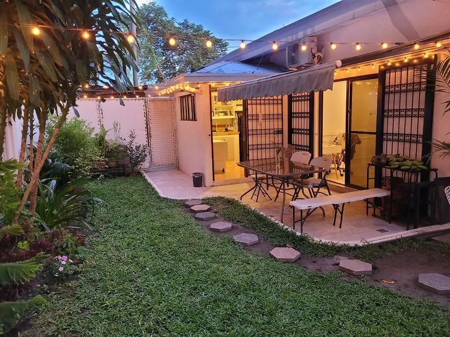 Dom wakacyjny Jay'S Cottage House Angeles